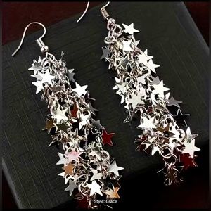 ⭐️🌟 NWT-GLAM Shiny Silver Star Drop Earrings ⭐️🌟